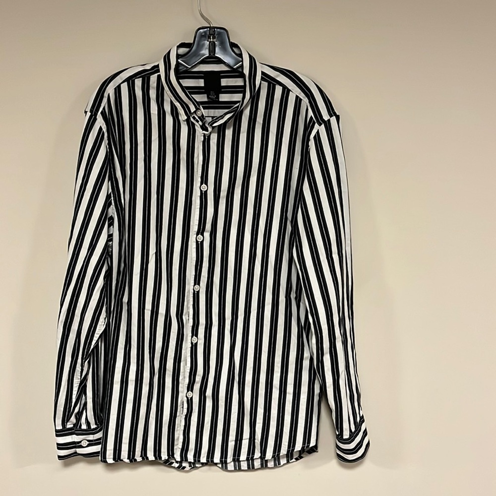 H&M long sleeve men’s shirt with collar size L